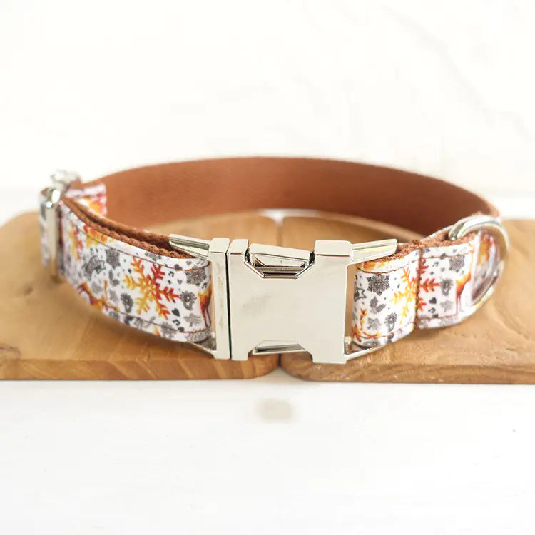 Collar Dorado Hecho a Mano para Perro de Navidad por MUTTCO